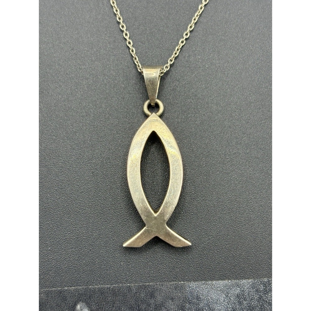 18" Vintage Sterling Silver Ichthys Fish Pendant Necklace 8.9 Grams F18